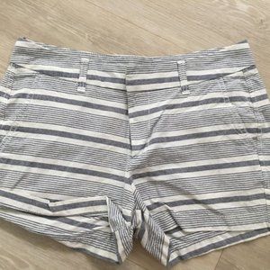 GAP blue and white striped shorts